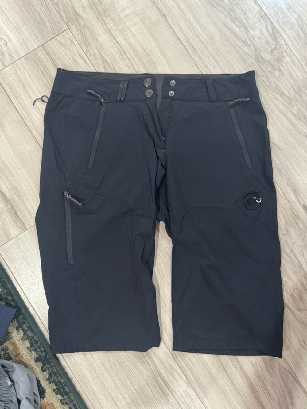 Mammut Black Shorts size 10 hiking outdoor